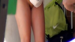 Une rousse en chaussures a sellé la bite d'une amie avec son cul film porno gratuit américain