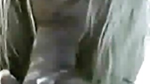 A video x gratuit francais ramené un amant à la maison et a donné dans le cul avec un mec