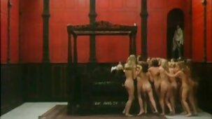 Un client chic frappe une masseuse film streaming porno français mince