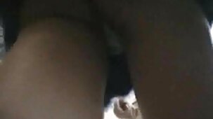 Petite amie à lunettes suce une bite et écarte les film porno en streaming francais cuisses pour une bonne baise