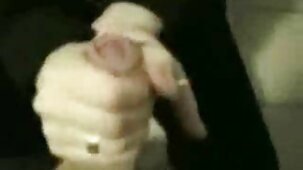 Avec son cul, la fille s'est assise fermement sur la bite film porn francais streaming