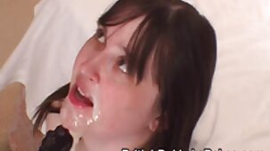 Dans des toilettes extrait film porno italien publiques, une blonde se fait baiser par un trou
