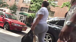Un homme tire une bite dans les trous des filles de tous les quartiers de streaming film porno fr la ville