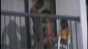 Une femme luxueuse a baisé un mec dans filme porno francais le cul avec un strapon